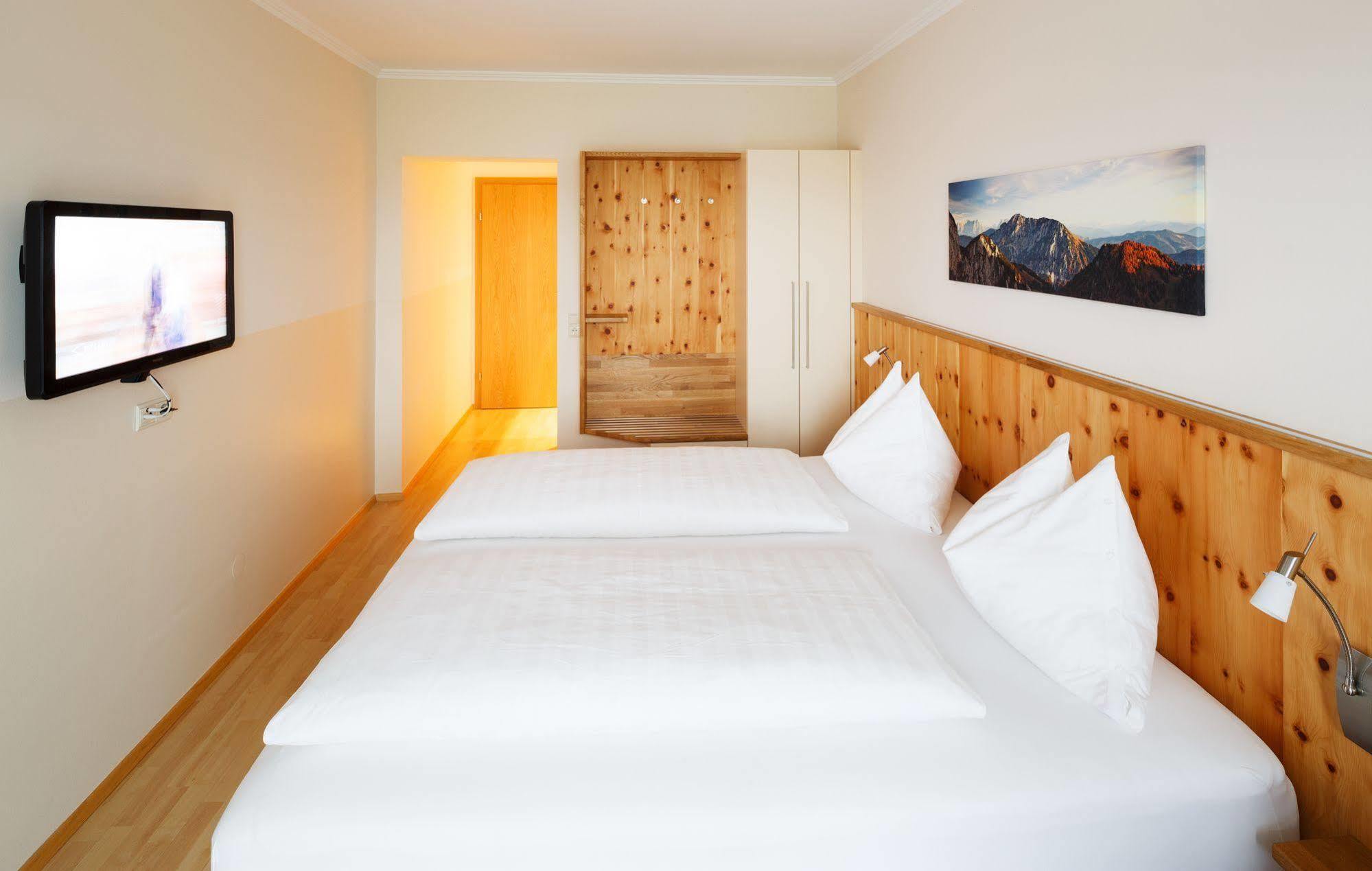 Pension Jageredt Nussbach Exterior foto